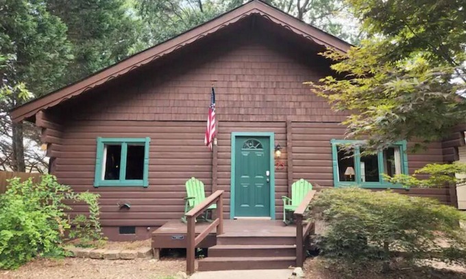 Greenville - Spartanburg Cabin | Urban Log Cabin Near Downtown Greenville