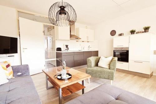 Municipality of Ameland Apartment | Urlaubsbrise 52 Ameland - schön eingerichtete Wohnung für bis zu 5 Personen - Balkon nach Süden ausgerichtet mit schönem Blick in den Innengarten