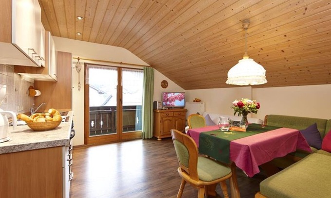 Bad Kohlgrub Bed & Breakfast | Vacation apartment Wäldle - Guesthouse Alpina