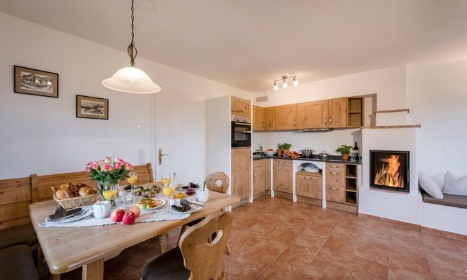 Oberndorf Apartment | Vacation apartment Fraueninsel 60sqm, 2 bedrooms, fireplace