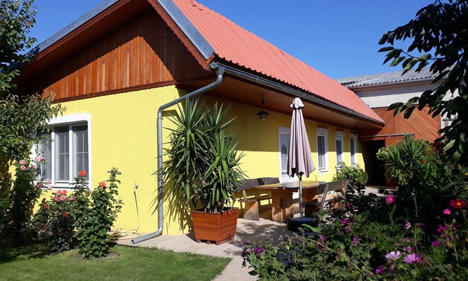Sankt Andra am Zicksee Apartment | Vacation apartment/apartment for 8 guests with 100m² in Sankt Andrä am Zicksee (273336)