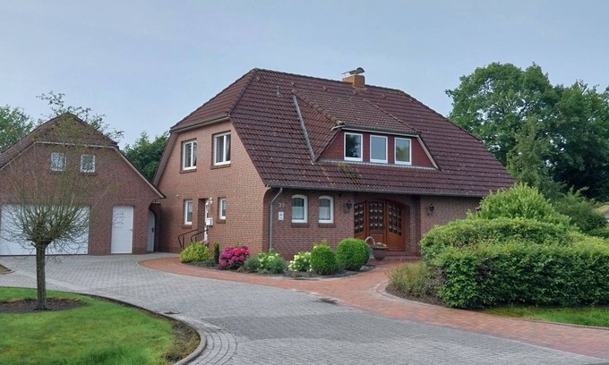 Hintertheene House | Vacation home for 7 guests with 200m² in Südbrookmerland (266505)