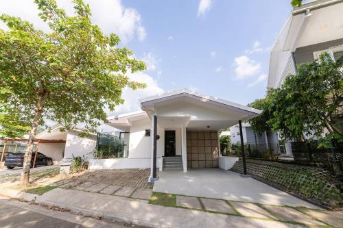 Tarcoles House | Vacation home in Punta Leona