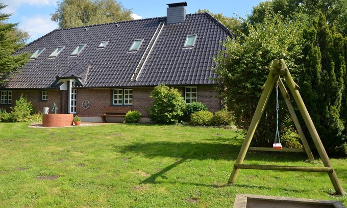 Varel House | Vacation home Landhaus Birkenhof - your idyllic retreat in Varel