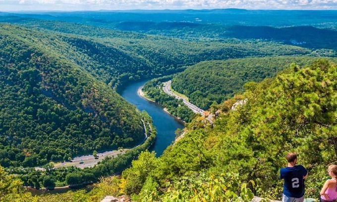 Shawnee On Delaware Resort | Vast Wilderness, Delaware River, Snow Skiing !