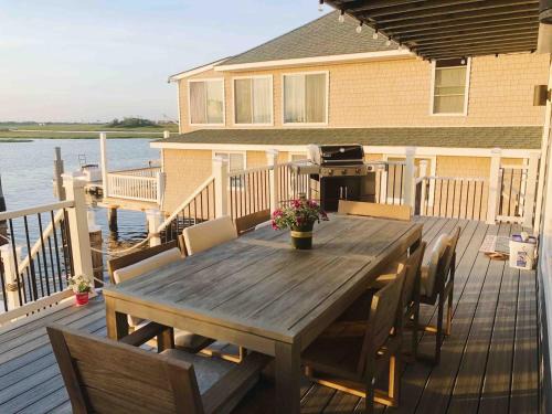 Ventnor City House | Ventnor Villa: On the Bay, 3 Blocks from Beach
