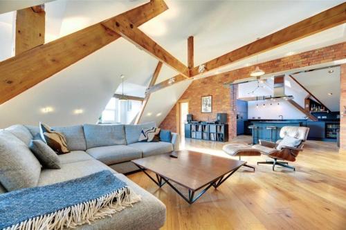 Heaton Apartment | Very Spacious 2 Bdrm Flat