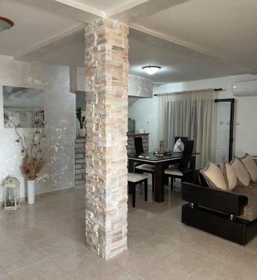 Mrcevac Apartment | Very Spacious Vrijes Apartment w Balcony