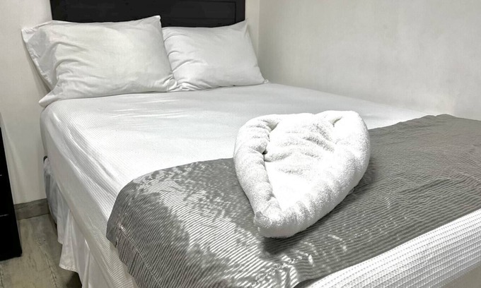 Escandon I Seccion Apartment | VH | Suite Escandón | Double Bed | Washing Room + Rooftop | 231