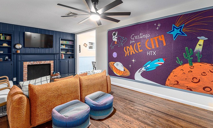 Sharpstown House | Vibrant Southwest HTX Home- 3BR Central Location- Large Fenced Yard + Fire Pit