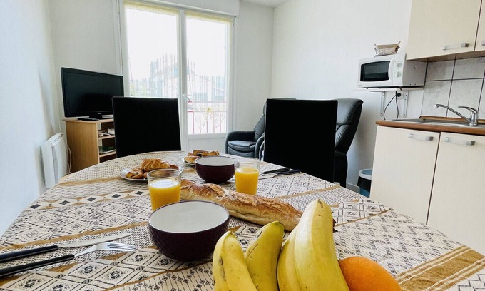Forges-les-Bains Apartment | Victor Hugo : Apartment 300 meters from the thermal baths