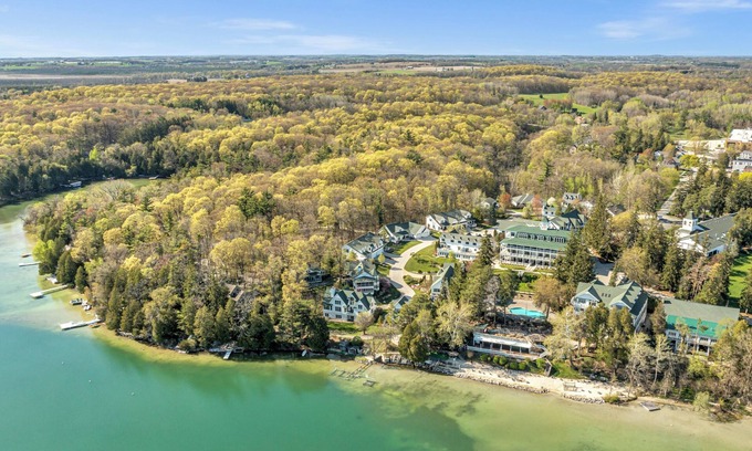 Elkhart Lake Apartment | Victorian Inn Elkhart Lake Wisconsin