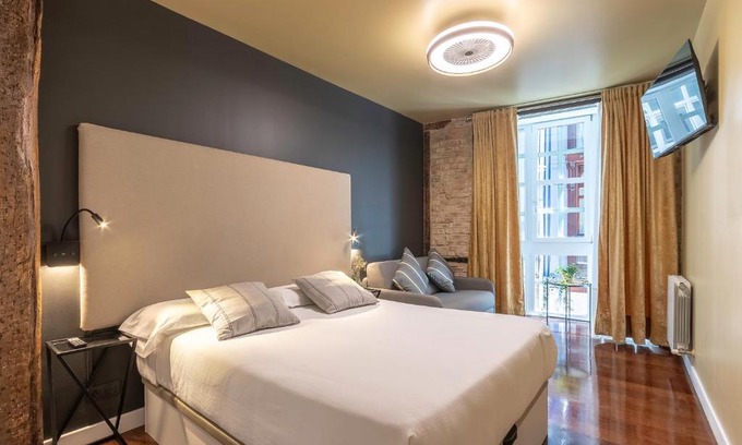 Bilbao Old Town House | Victorooms