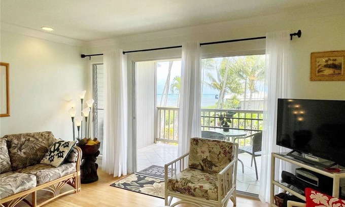 Ualapue Condo | View the Ocean & lush natural, tropical landscape of East Molokai.
