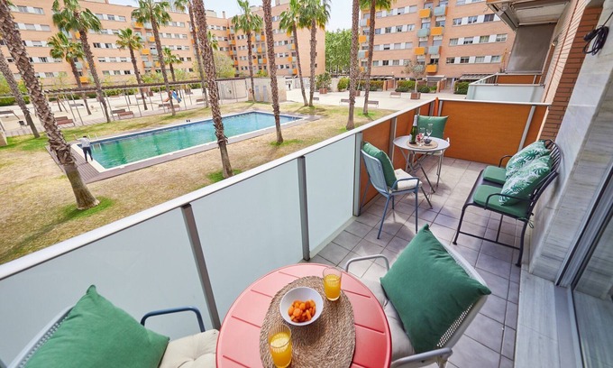 La Vila Olimpica del Poblenou Apartment | Vila Olimpica Pool Suites