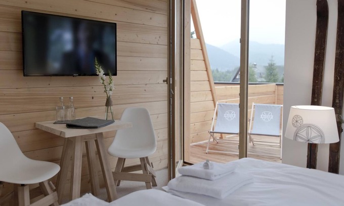 Zakopane Bed & Breakfast | Villa 11 Folk & Design