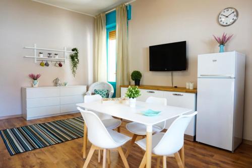 Quartu Sant'Elena Apartment | Villa Aurelia -Seafront Apartment with Patio