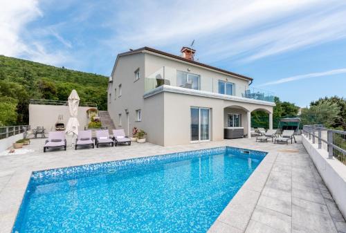 Brovinje Villa | Villa Bella Vista for 8 people with sea view, heated pool & wellness - only 1,5 km from beach