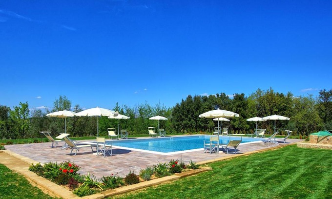 Legoli Villa | Villa Bonriposo by PosarelliVillas