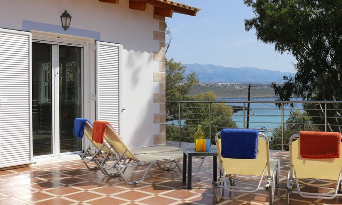 Livadi Villa | Villa Bougainvillea, just a few steps from the beach