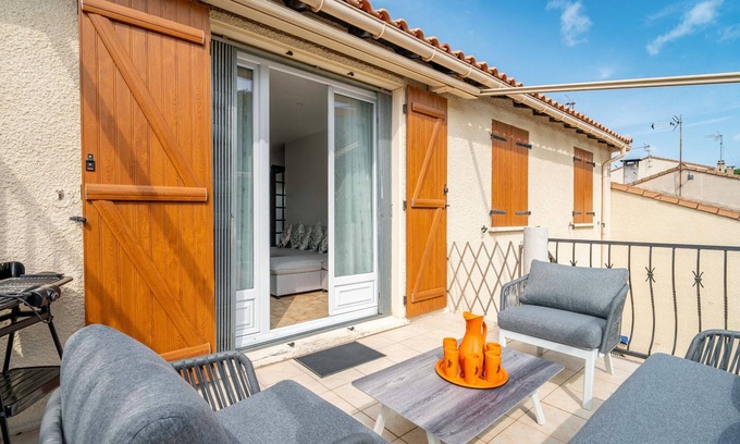 Beziers Villa | Villa 'Chataîgniers' with Private Terrace, Wi-Fi and Air Conditioning