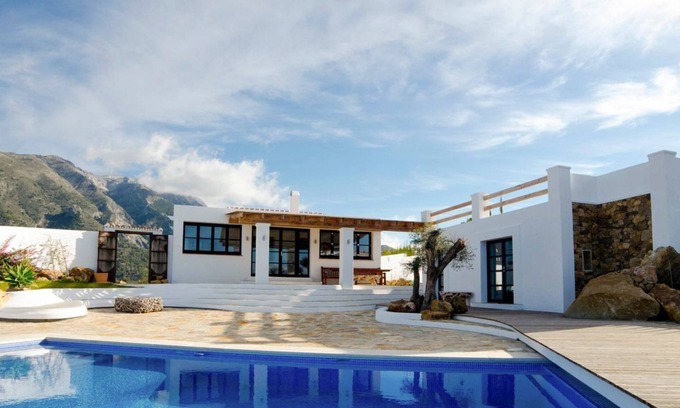 Canillas de Aceituno Villa | Villa Chepita - Four Bedroom Villa, Sleeps 8