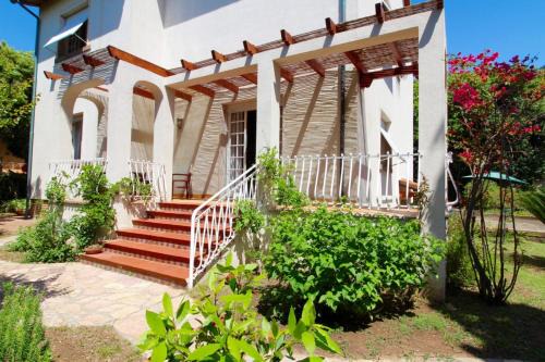 San Vincenzo Villa | Villa Dolce Vita