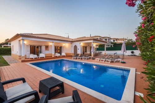 Branqueira Villa | Villa Ericeira by OCvillas