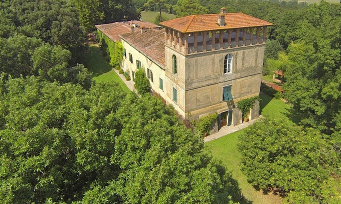 Fauglia Villa | Villa Gioli, a historic home between art and nature