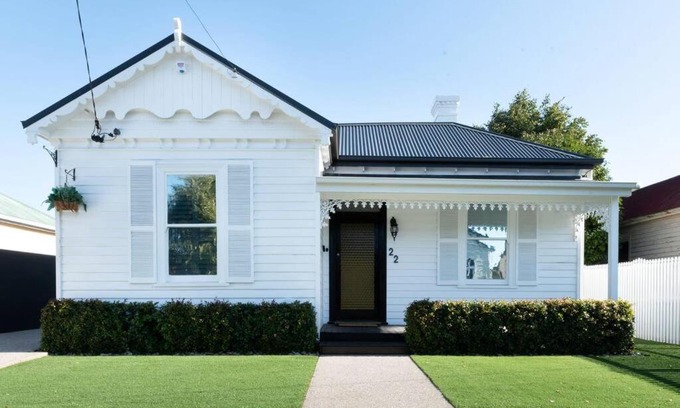 Invermay Apartment | VILLA GWEN: Stunning Character Home Only Moments From The City