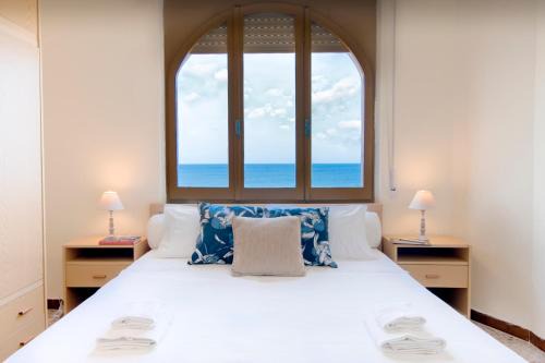 San Giovanni di Sinis Apartment | VILLA HORUS SAN GIOVANNI SINIS - Villa sul mare con grande giardino privato