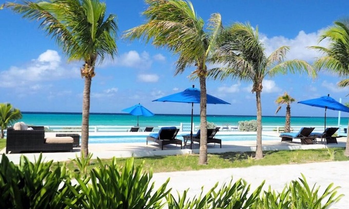 Cockburn Town House | Villa Hues of Blues on Grand Turk Island