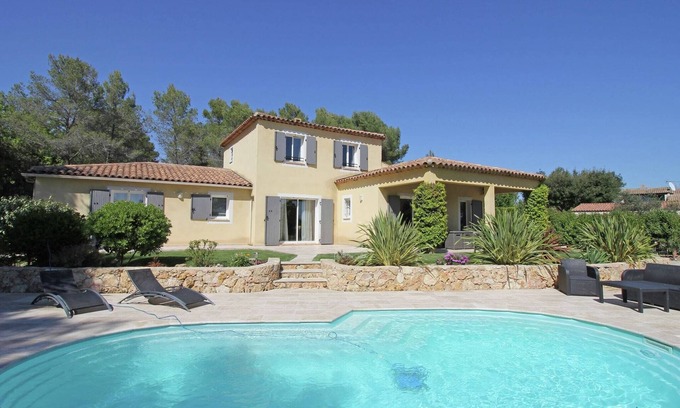 Bagnols-en-Foret Villa | Villa in Bagnols-en-Forêt with Private Pool