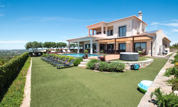 Quinta das Raposeiras Villa | Villa Leonidas - Luxury villa with the best views!