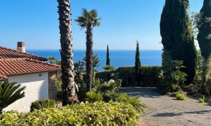 Cipressa Villa | Villa Lilli with magnificent sea view 10 minutes from the beach