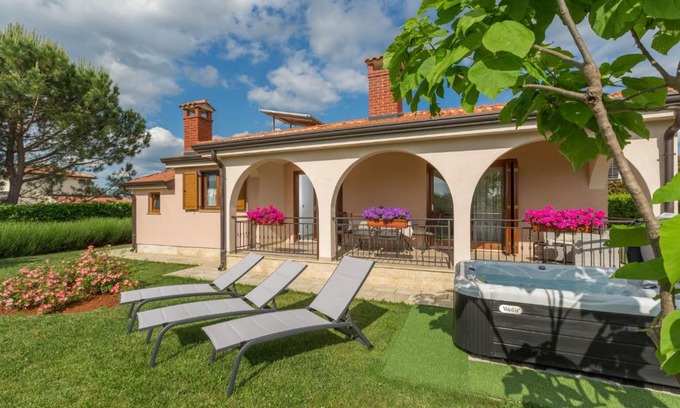 Gedici Villa | Villa Lori