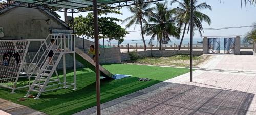 Ninh Hoa House | Villa mặt biển - bờ kè Đông Hải
