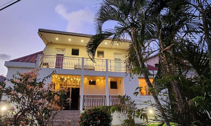 Les Anses-d'Arlets House | Villa Marilou - Les pieds dans l'eau