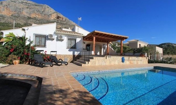 Montgo de Toscamar Villa | Villa Mia - Sleeps 6 or 8 including the studio apartment