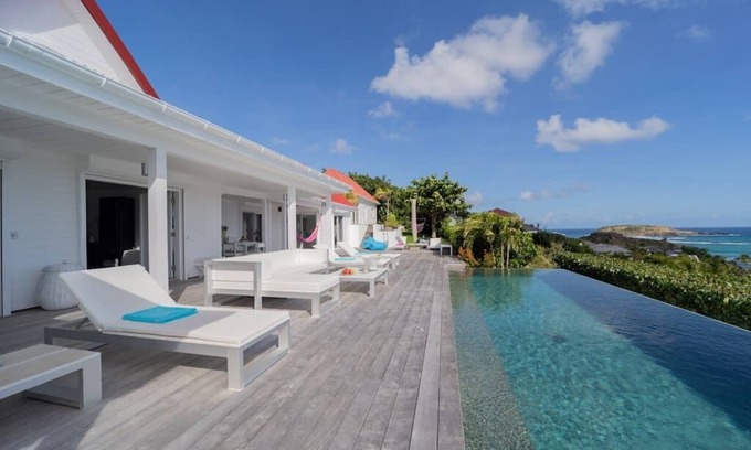 Marigot House | Villa Minou 3 Minute Walk to the Beach, WIFI, Pool
