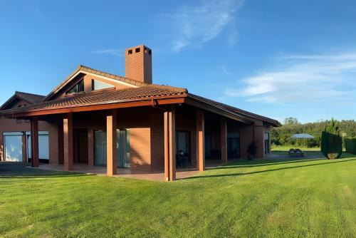 Escobedo de Camargo Villa | Villa Monasterio