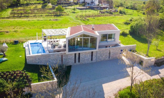 Brkac Villa | Villa Montagna Istriana with Pool