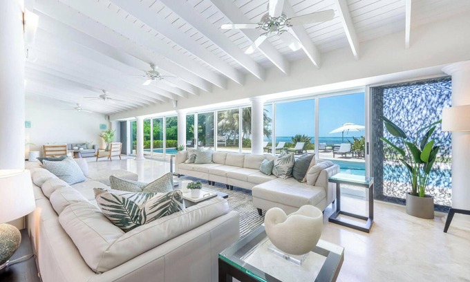 South Sound House | Villa Mora: Luxe Beachfront Villa w/Backyard Snorkeling, Pool, Spa + Outdoor Ki