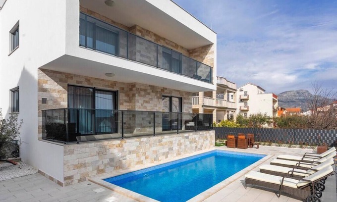 Kastel Novi Villa | VILLA NICOLINA - HEATET POOL - SUN DECK WITH JACUZZI -