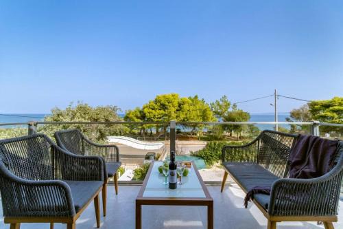 Lefkada Town Villa | villa on the sea