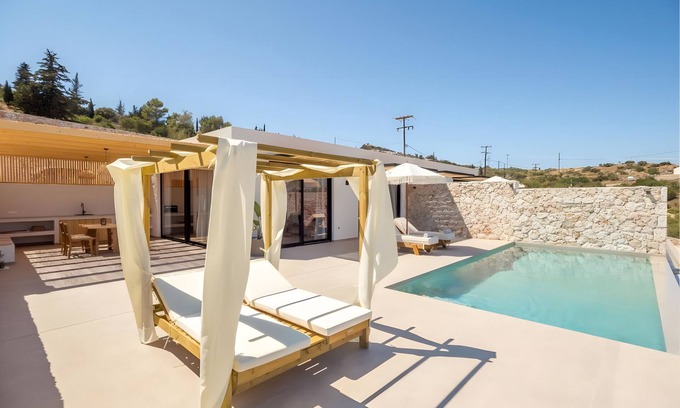 Skinaria Villa | Villa 'One-Bedroom For 2' with Sea View, Wi-Fi and Air Conditioning