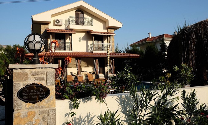 Dalyan City Center Villa | Villa "Oteki Ev" (The Other House) With Garden And Private Pool