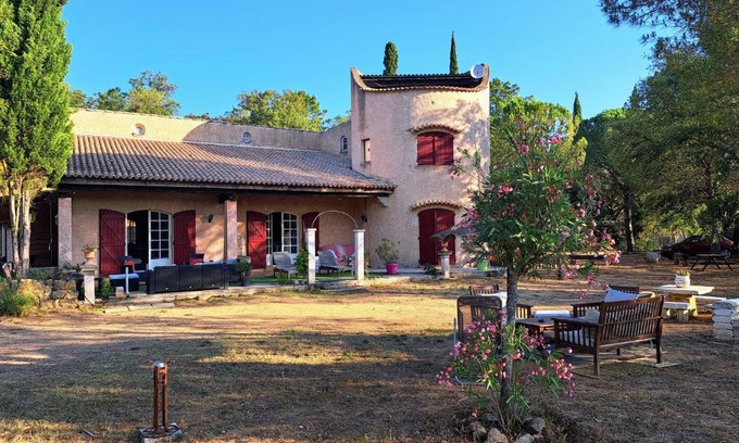 Sainte-Maxime House | Villa provençale avec piscine au calme