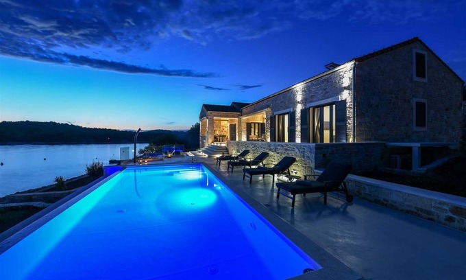 Zdrelac Villa | Villa Proversa - Seaside Serenity Retreat