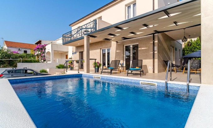 Cove Makarac (Milna) Villa | Villa Renesansa